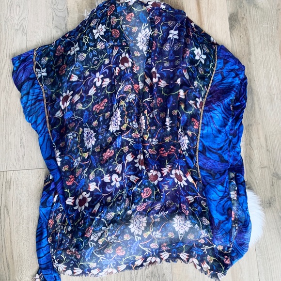 Elizabeth Gillet Floral Print Kimono - Picture 5 of 5